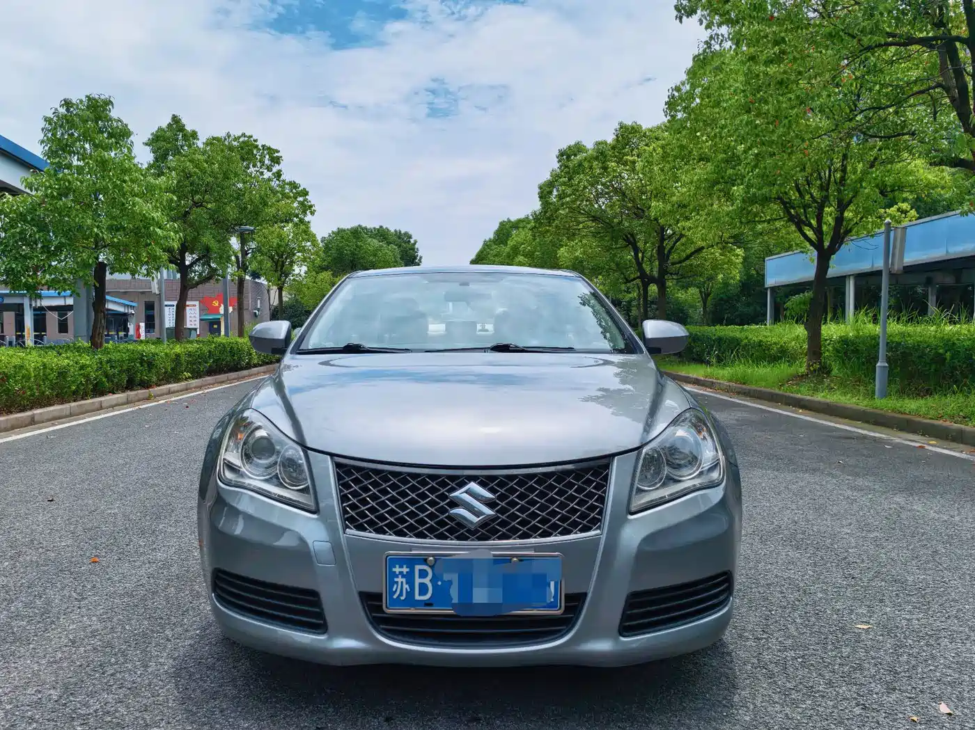 Suzuki Kizashi 2014 2011 2.4L 2WD Manual Standard Edition
