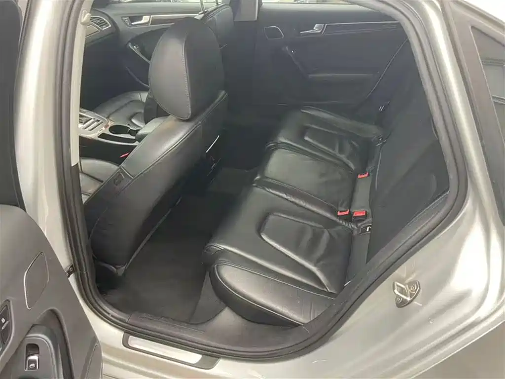 Audi A4L 2013 35 TFSI Automatic Standard фото 17
