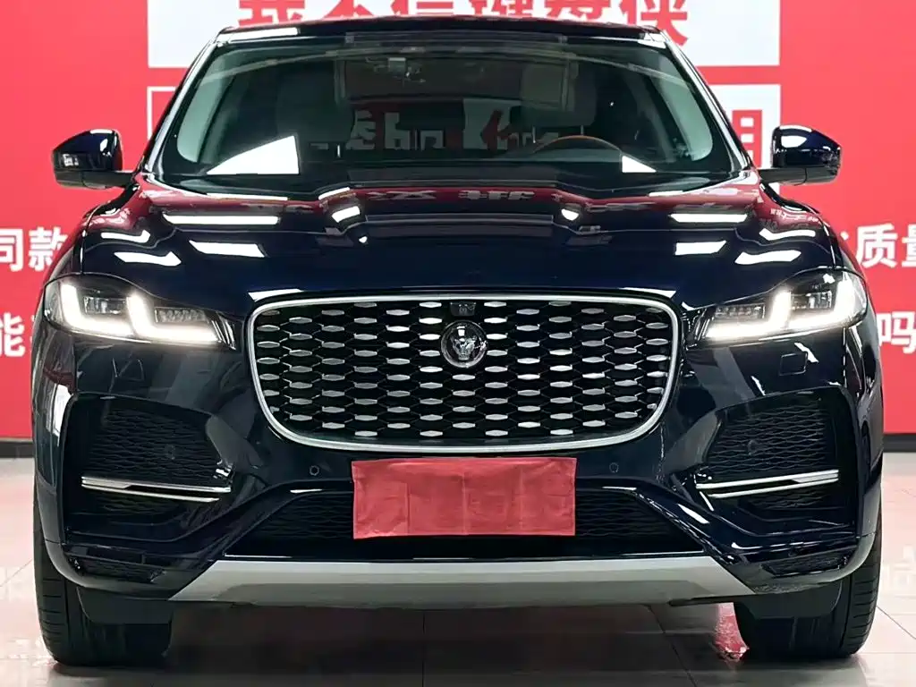 Фото 2 - Jaguar F-PACE