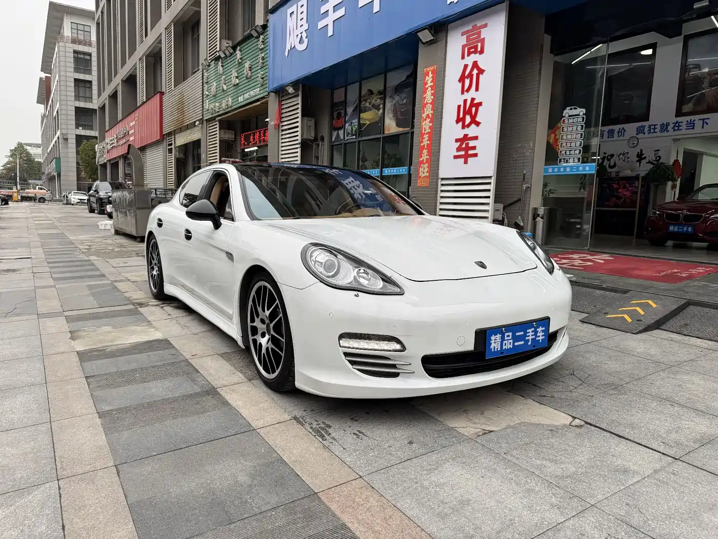 Porsche Panamera 2010 Model Panamera S 4.8L фото 3