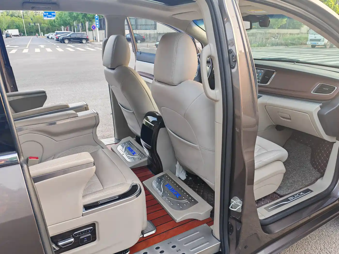 Buick GL8 2017 25S Premium Model China V фото 10