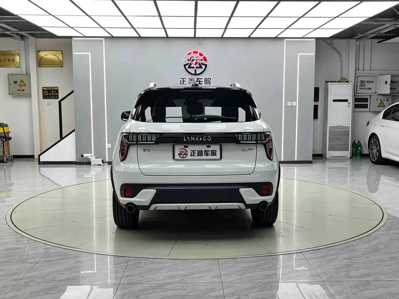 Lynk & Co 01 EM-P 2018 2018 1.5T PHEV Jin Pro China V