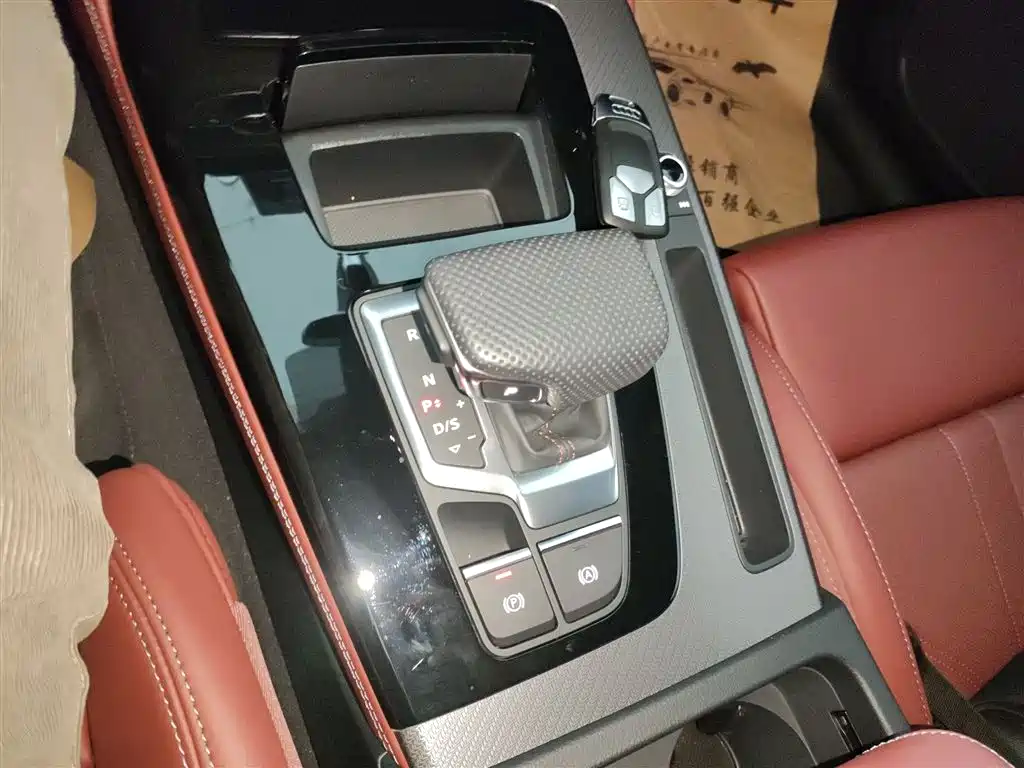 Audi Q5L 2025 40 TFSI Luxury Dynamic фото 14