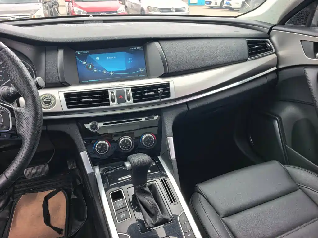 Фото 13 - Haval H7