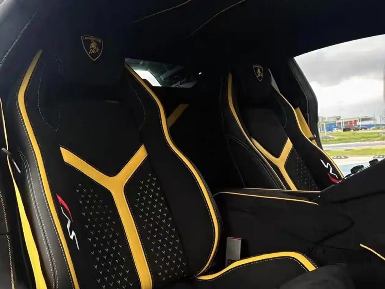 Lamborghini Aventador 2013 2011 LP 700-4