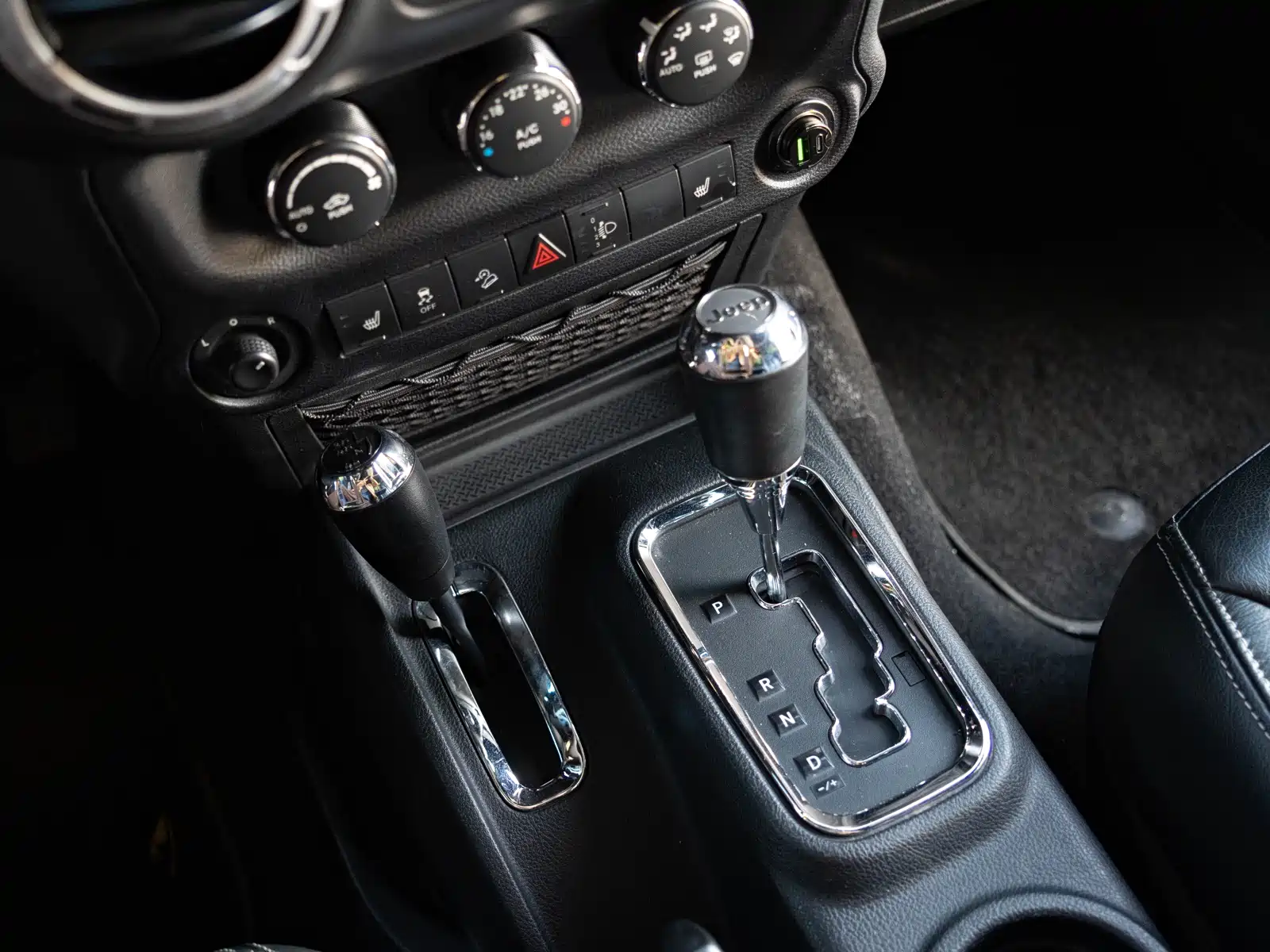 Фото 8 - Jeep Wrangler