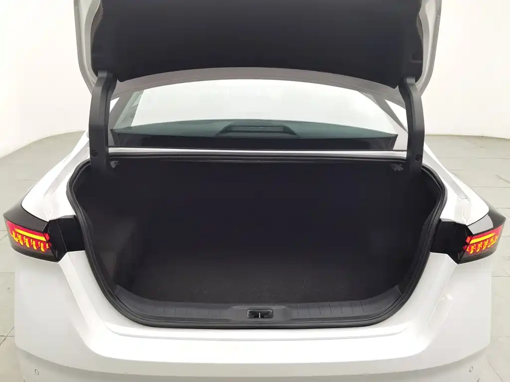 Nissan Teana 2026 2026 Model 2.0L Base Trim