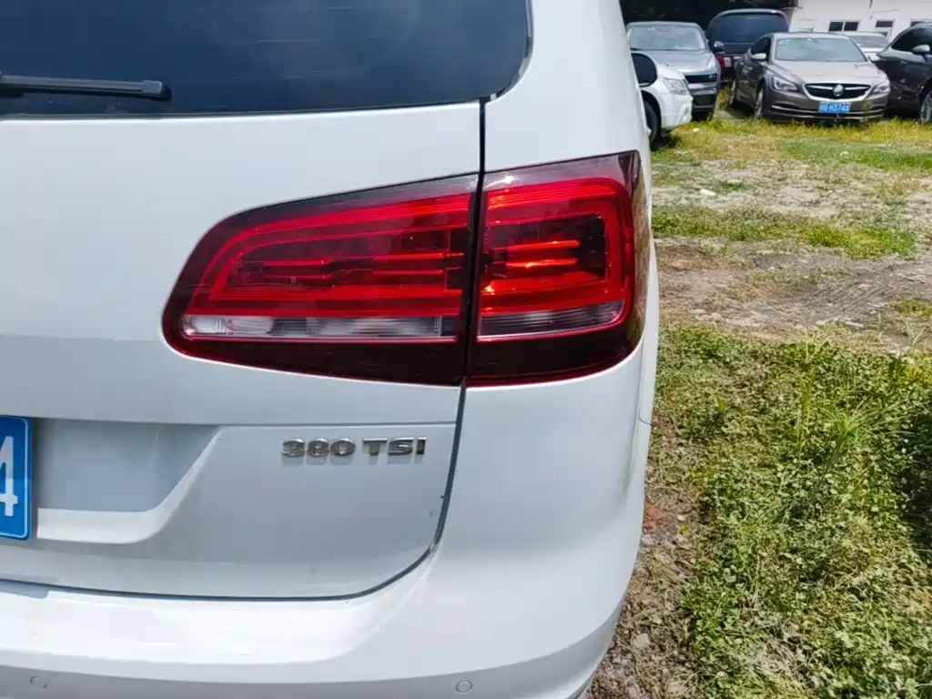 Фото 8 - Volkswagen Sharan