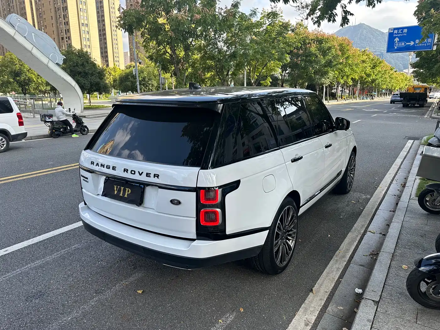 Land Rover Range Rover 2018 3.0 SC V6 Vogue Heritage Edition фото 17