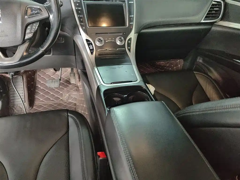 Фото 13 - Lincoln MKX