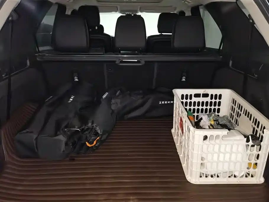 Land Rover Discovery 2019 3.0 SC V6 SE фото 4