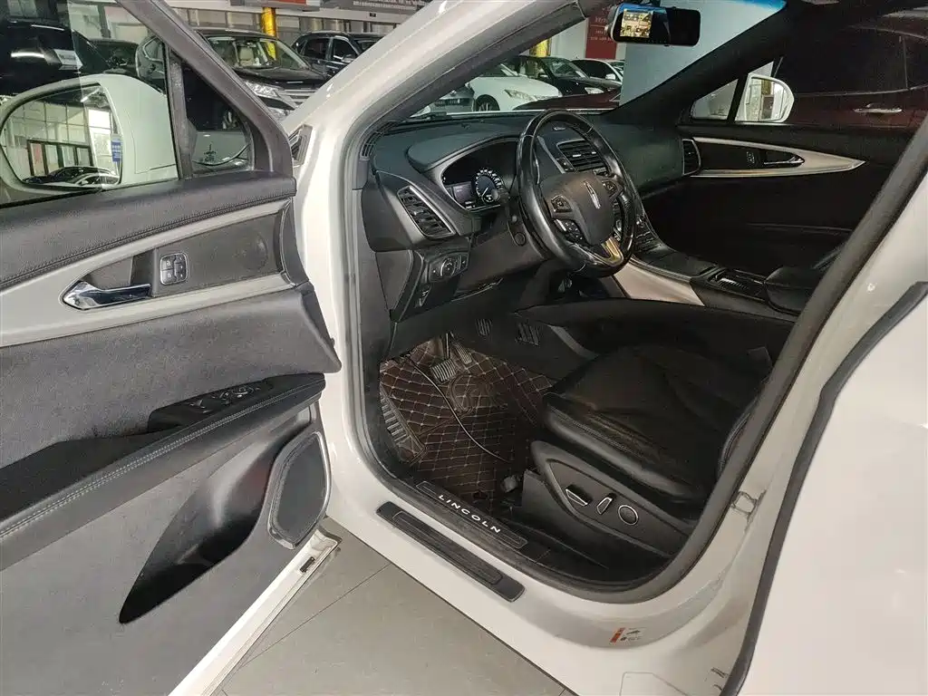 Фото 15 - Lincoln MKX