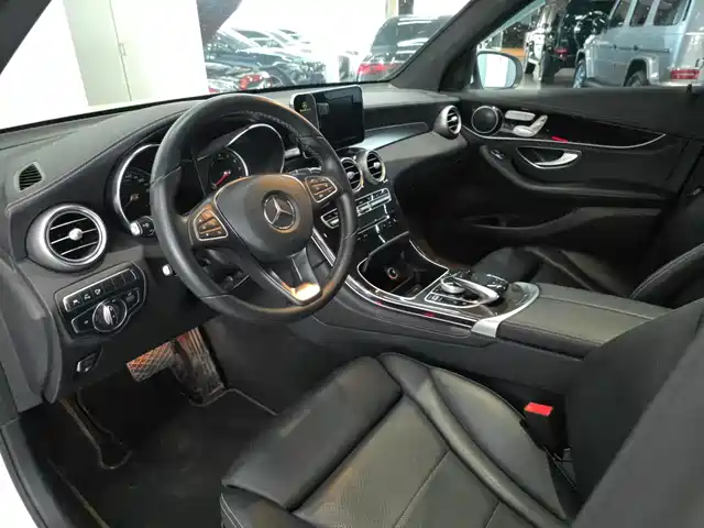 Mercedes-Benz GLC 2017 GLC 260 4MATIC Luxury — фото 5