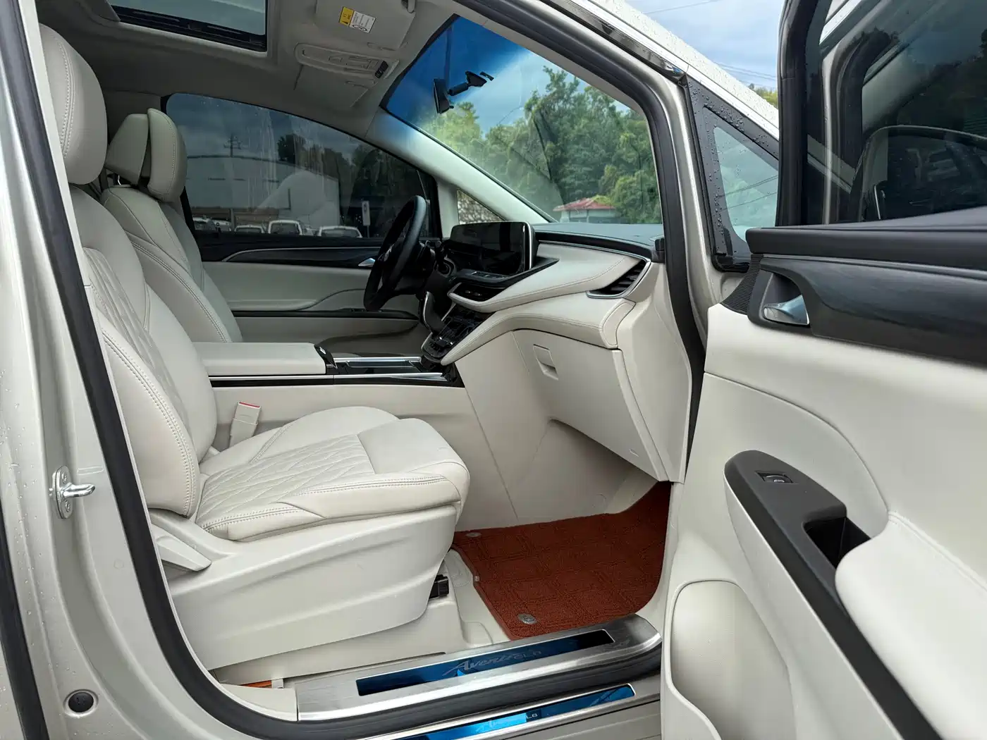 Buick GL8 2021 ES Landlord 653T Comfort фото 4