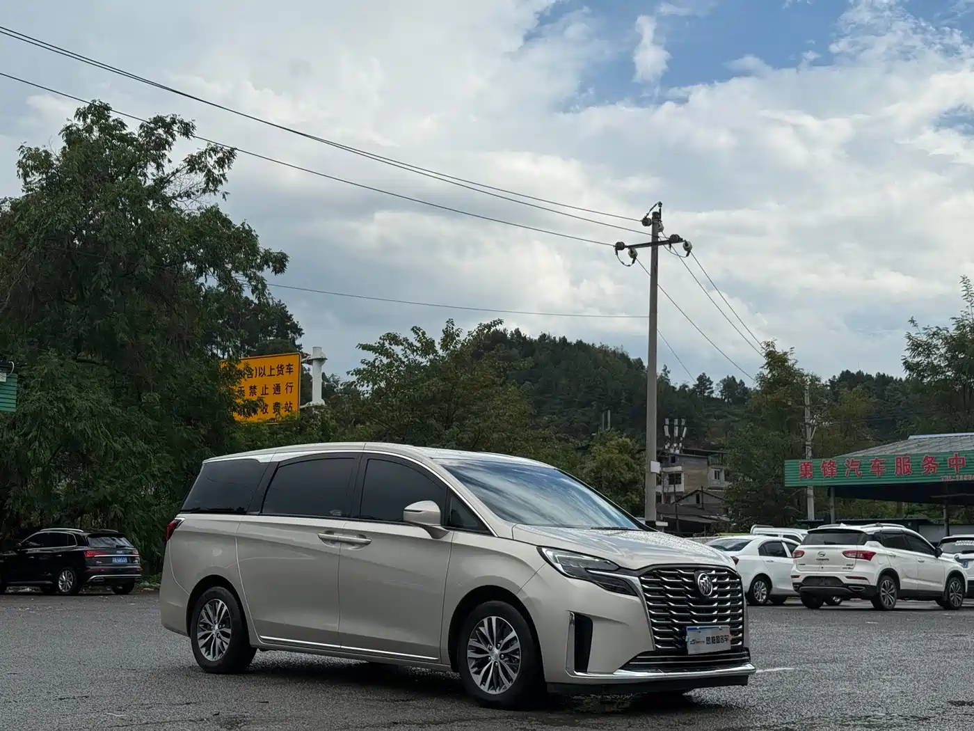 Buick GL8 2021 ES Landlord 653T Comfort фото 3