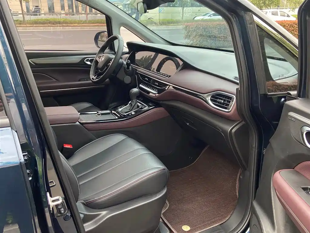 GAC Trumpchi Trumpchi M6 2023 PRO 270T DCT Luxury Edition фото 6