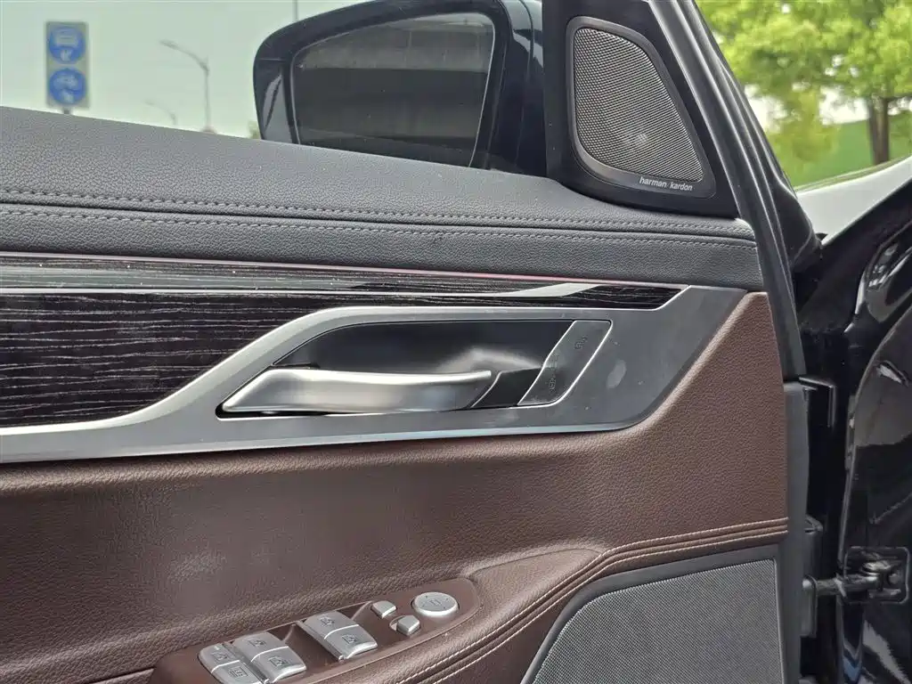 BMW 7 Series 2018 730Li Leading Type M Sport Package фото 12
