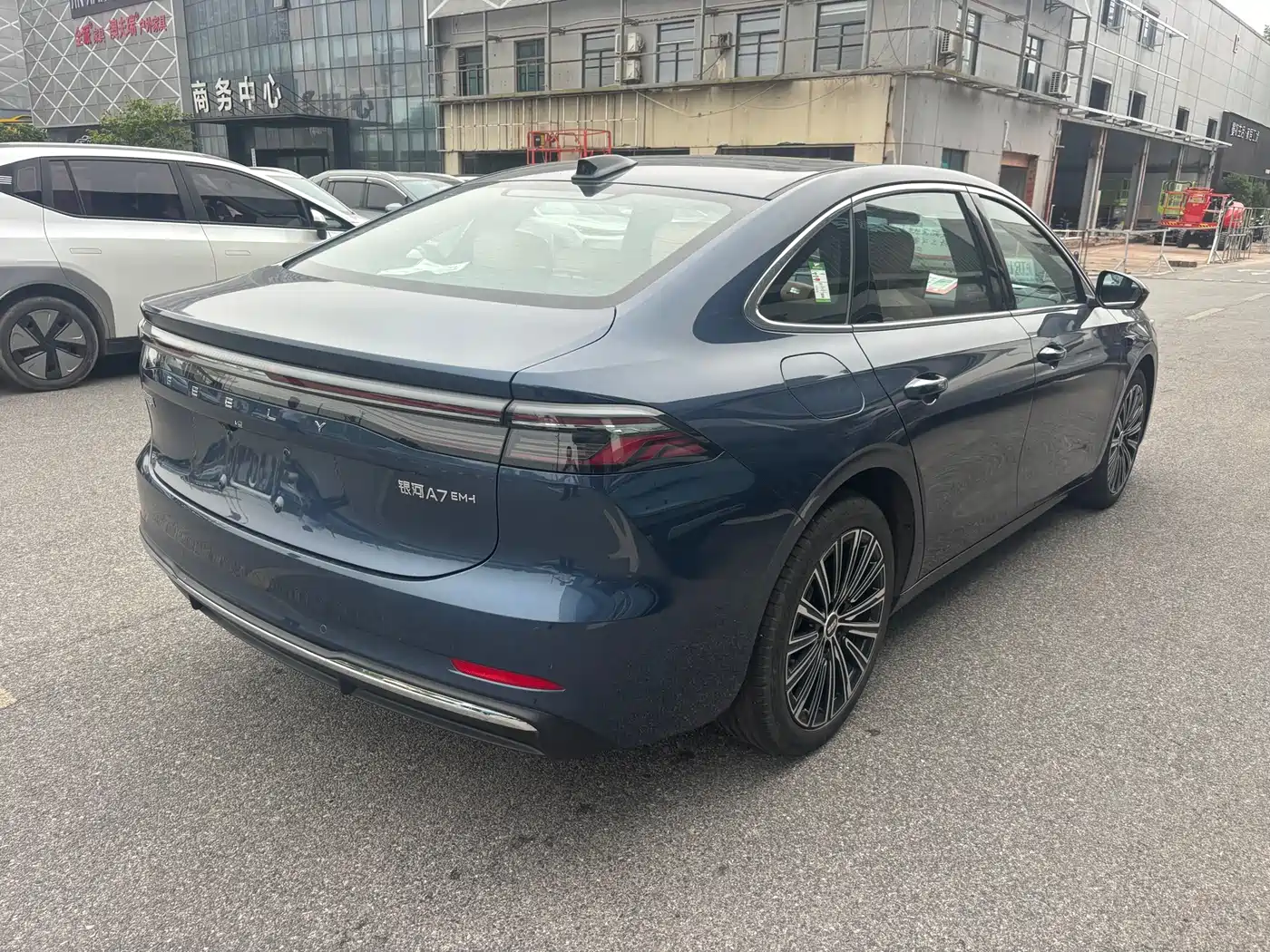 Geely Galaxy Galaxy A7 2025 EM-i фото 9