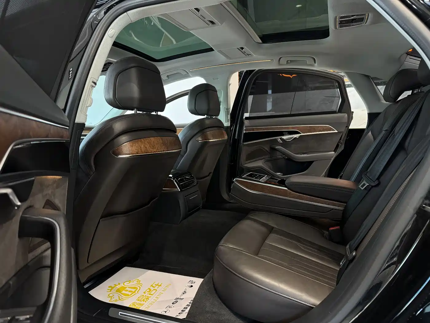 Audi A8 2018 A8L 55 TFSI quattro Launch Premium фото 11