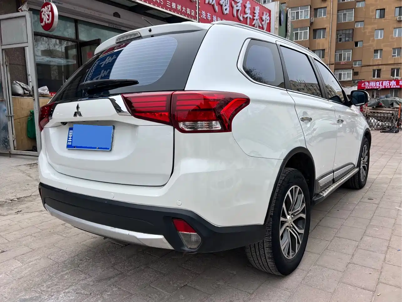 Фото 4 - Mitsubishi Outlander