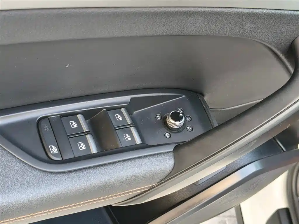 Audi Q5L 2020 40 TFSI Prestige Fashion фото 14