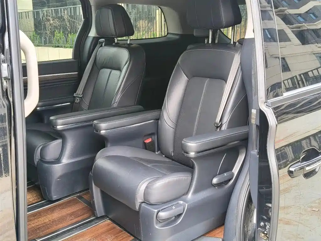 GAC Trumpchi Trumpchi M8 2021 Leading Show Series 390T Premium Edition фото 8