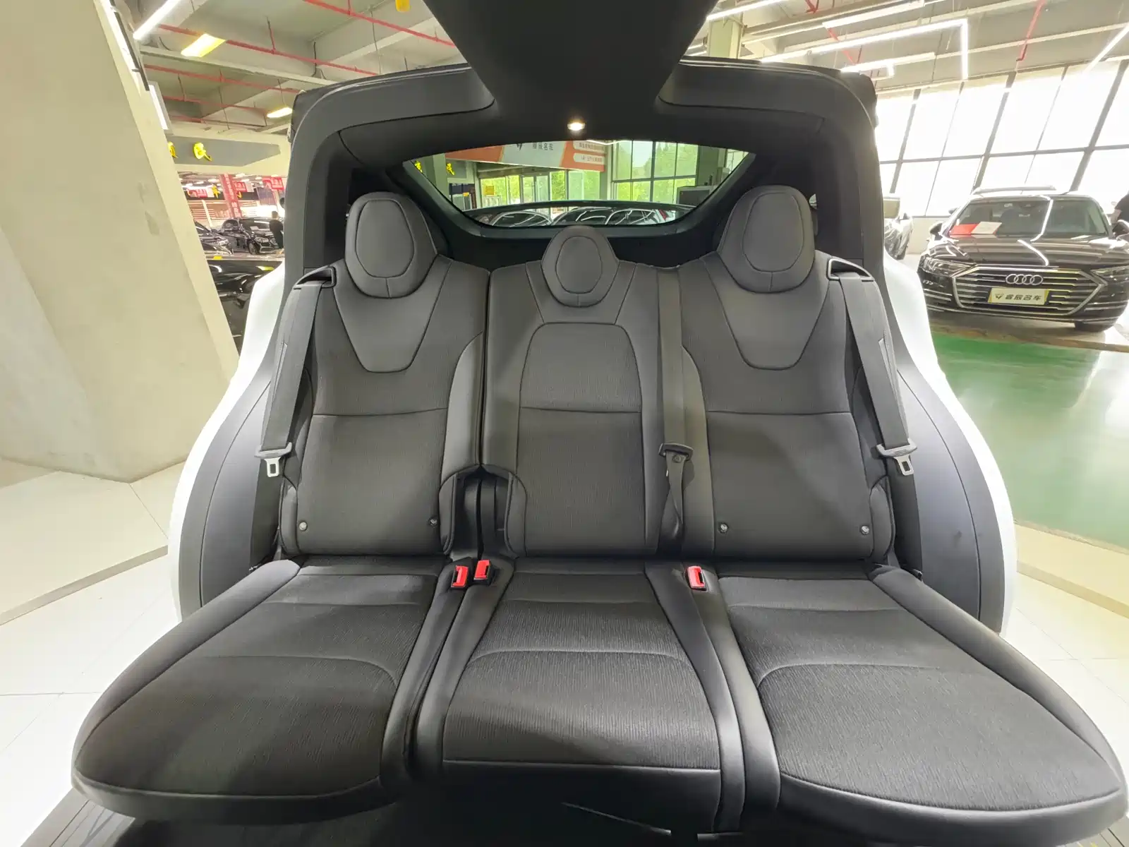 Фото 19 - Tesla Model X