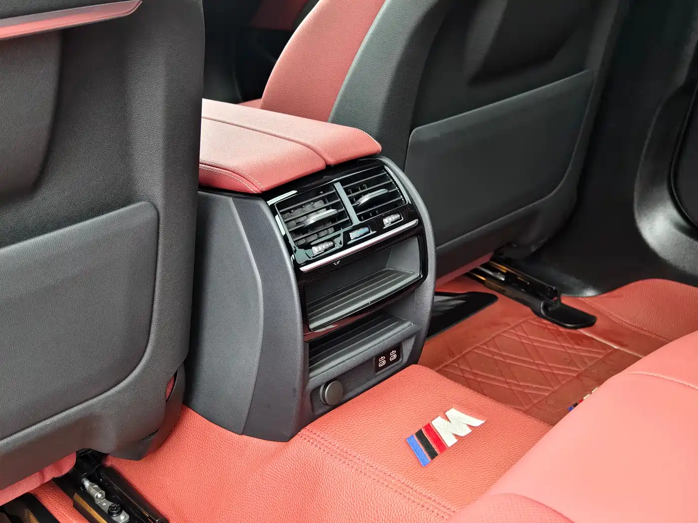 BMW 5 Series 2023 530Li Leading M Sport Package фото 17
