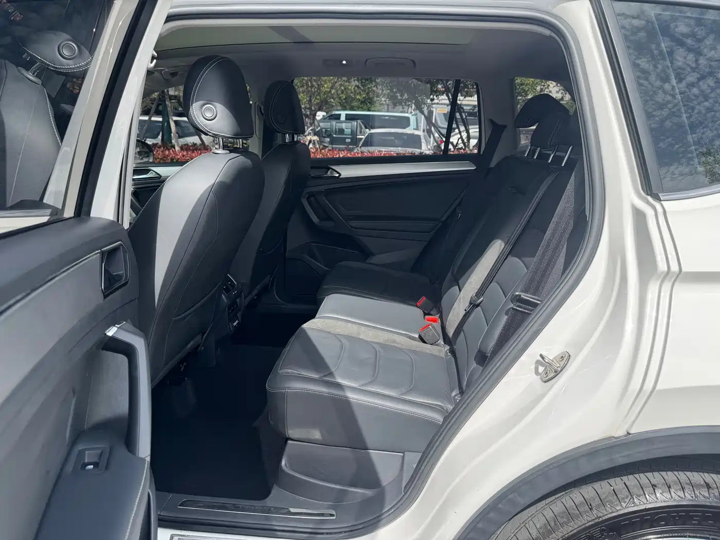 Volkswagen Tiguan L 2021 330TSI Automatic 2WD Smart фото 10