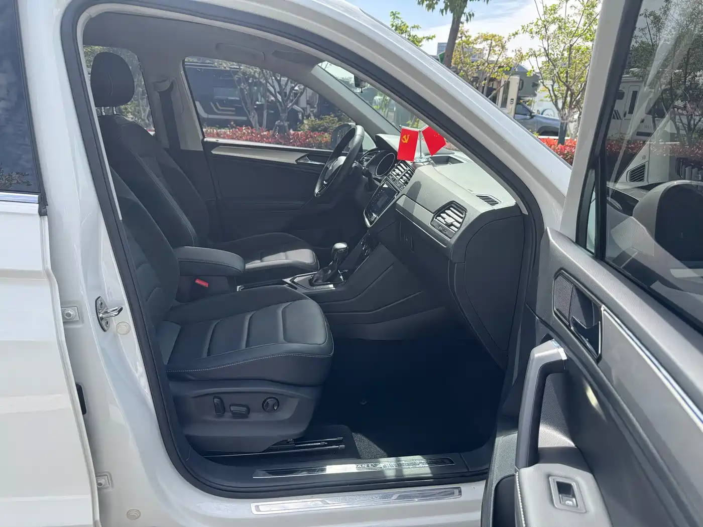 Volkswagen Tiguan L 2021 330TSI Automatic 2WD Smart фото 12