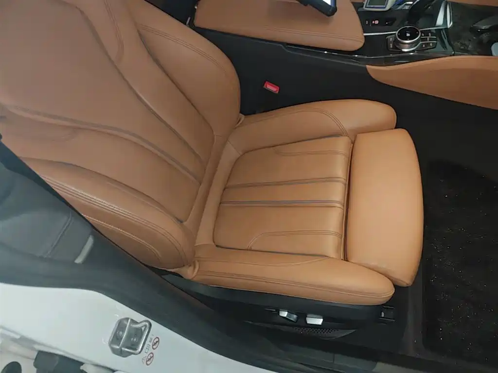 BMW 6 Series GT 2018 630i M Sport Package фото 25