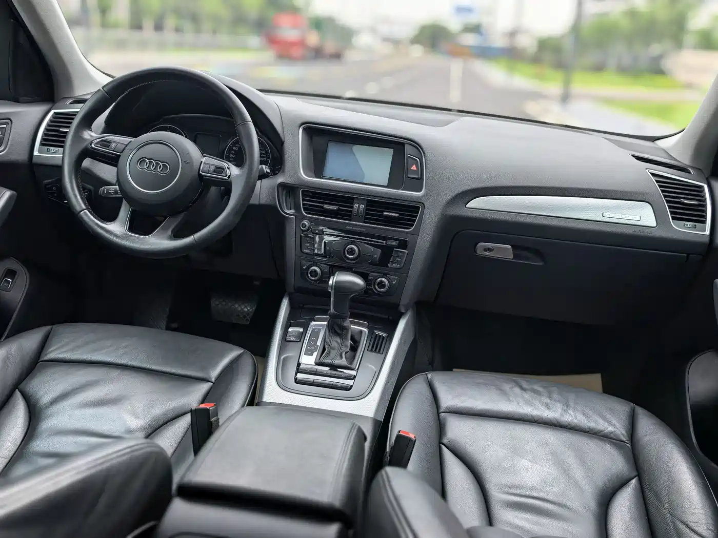 Audi Q5 2015 40 TFSI Technology фото 9