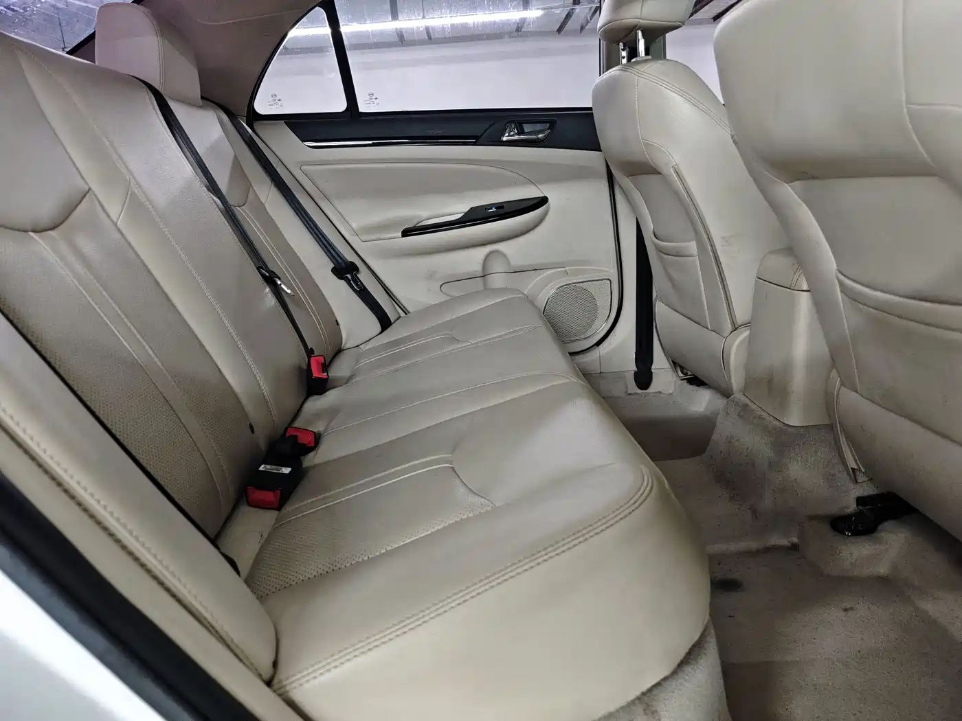 Фото 8 - BYD e5