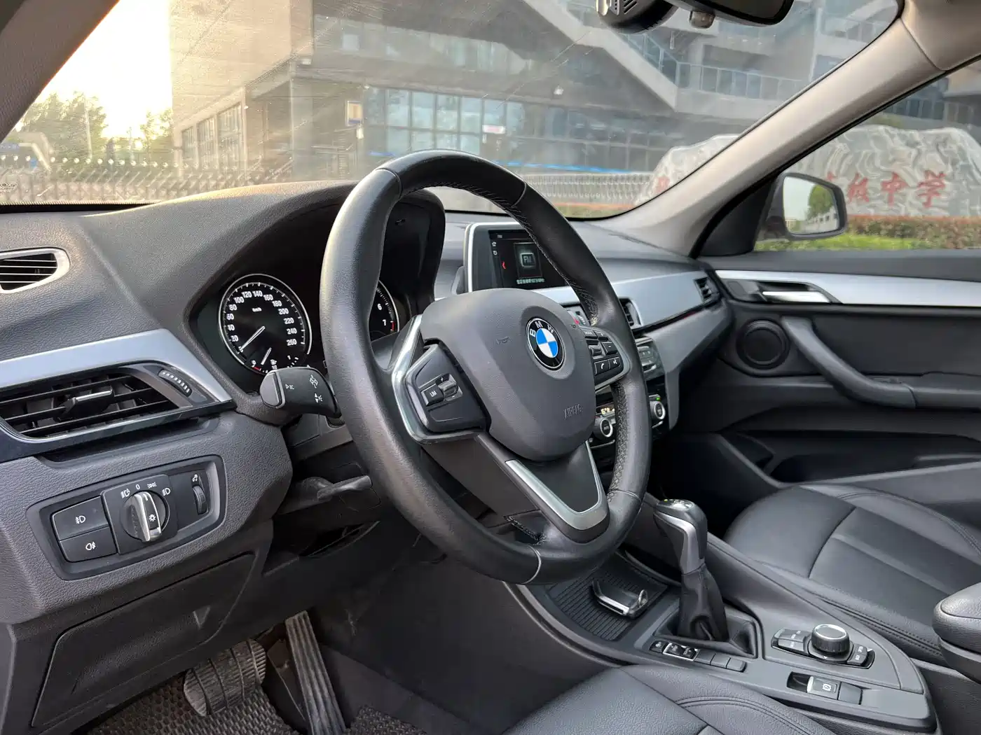 BMW X1 2019 sDrive20Li Leading Model фото 10