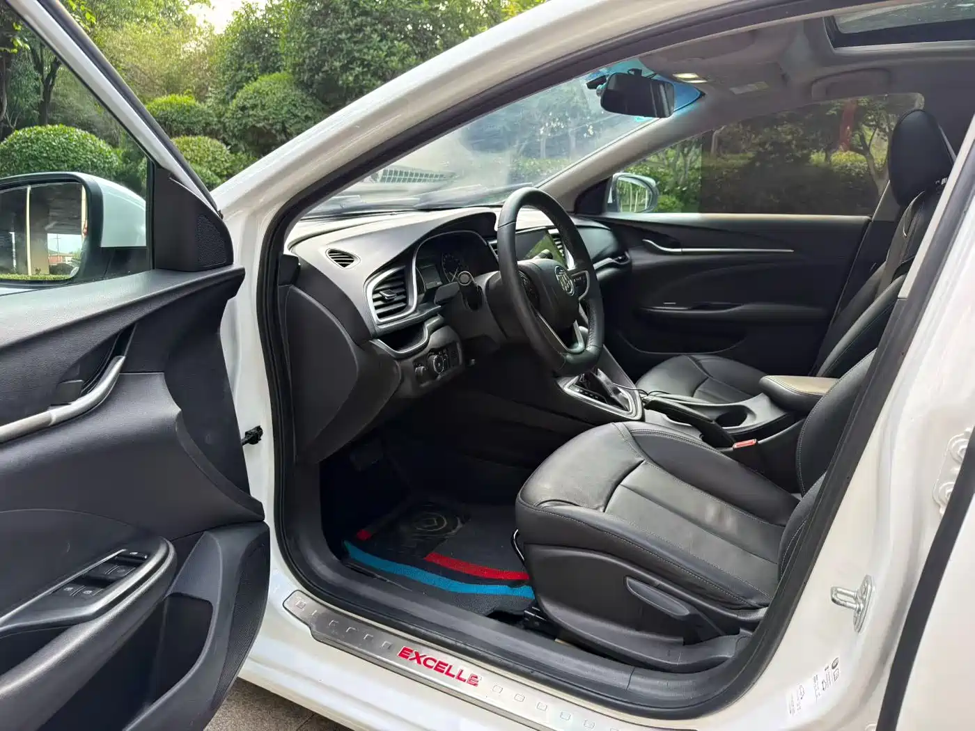 Buick Excelle 2018 18T Automatic Elite фото 4