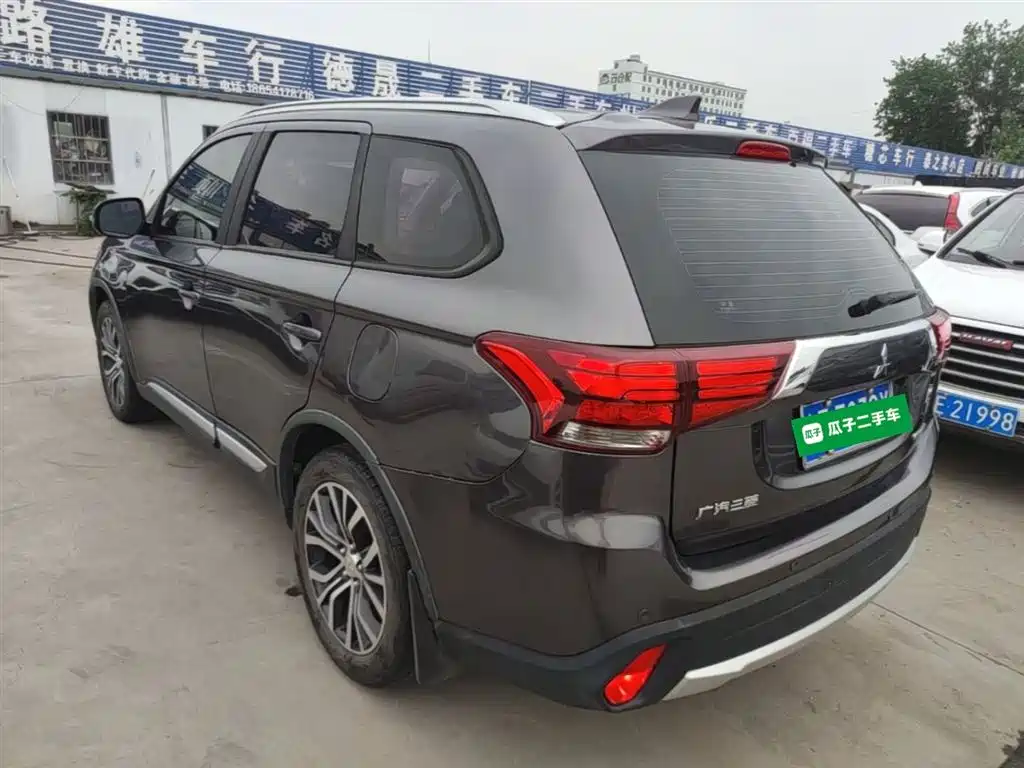Mitsubishi Outlander 2018 2.0L 2WD Glory Edition 5-seater фото 5