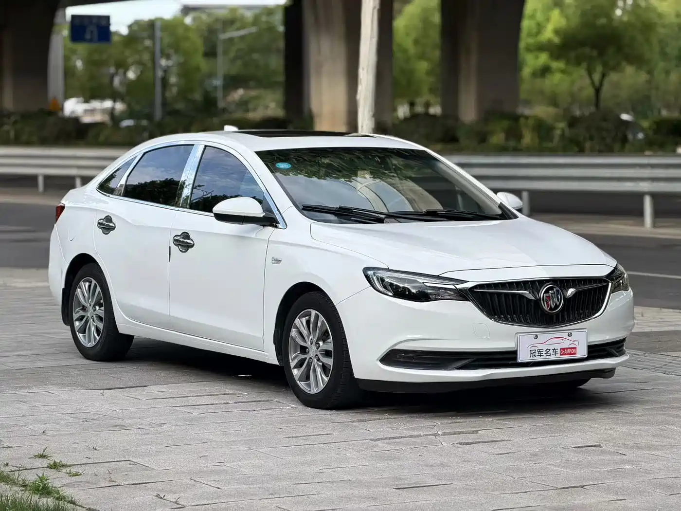 Buick Excelle 2018 18T Automatic Elite фото 3