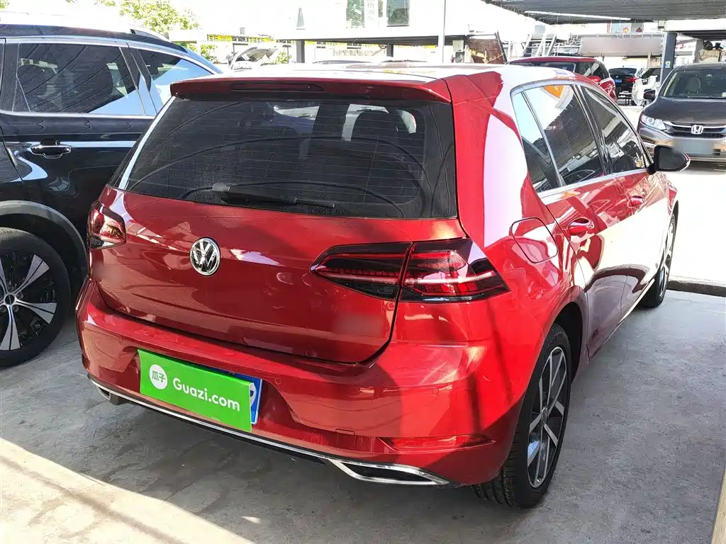 Volkswagen Golf 2018 230TSI Automatic Luxury фото 24
