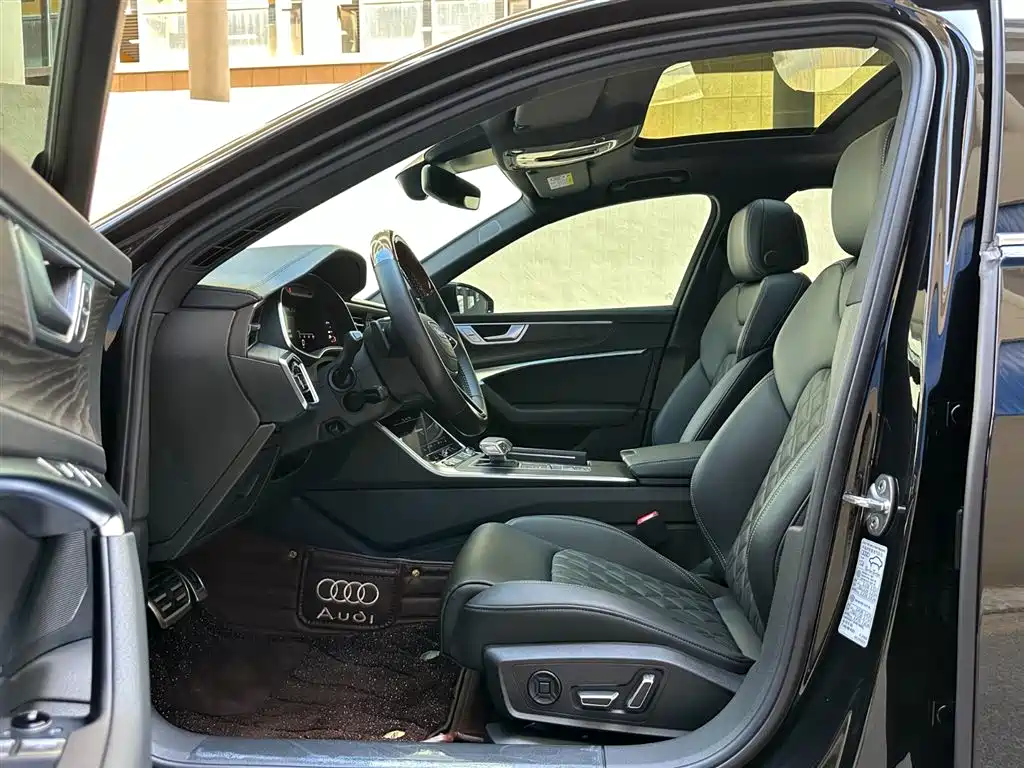 Audi A6L 2025 45 TFSI quattro Premium Sport фото 9