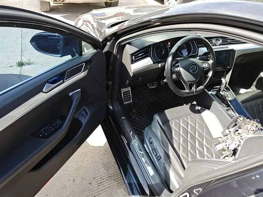 VOLKSWAGEN MAGOTAN GTE PLUG-IN HYBRID