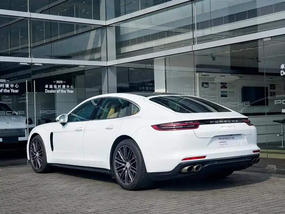 Porsche Panamera 2017 Panamera 3.0T фото 3
