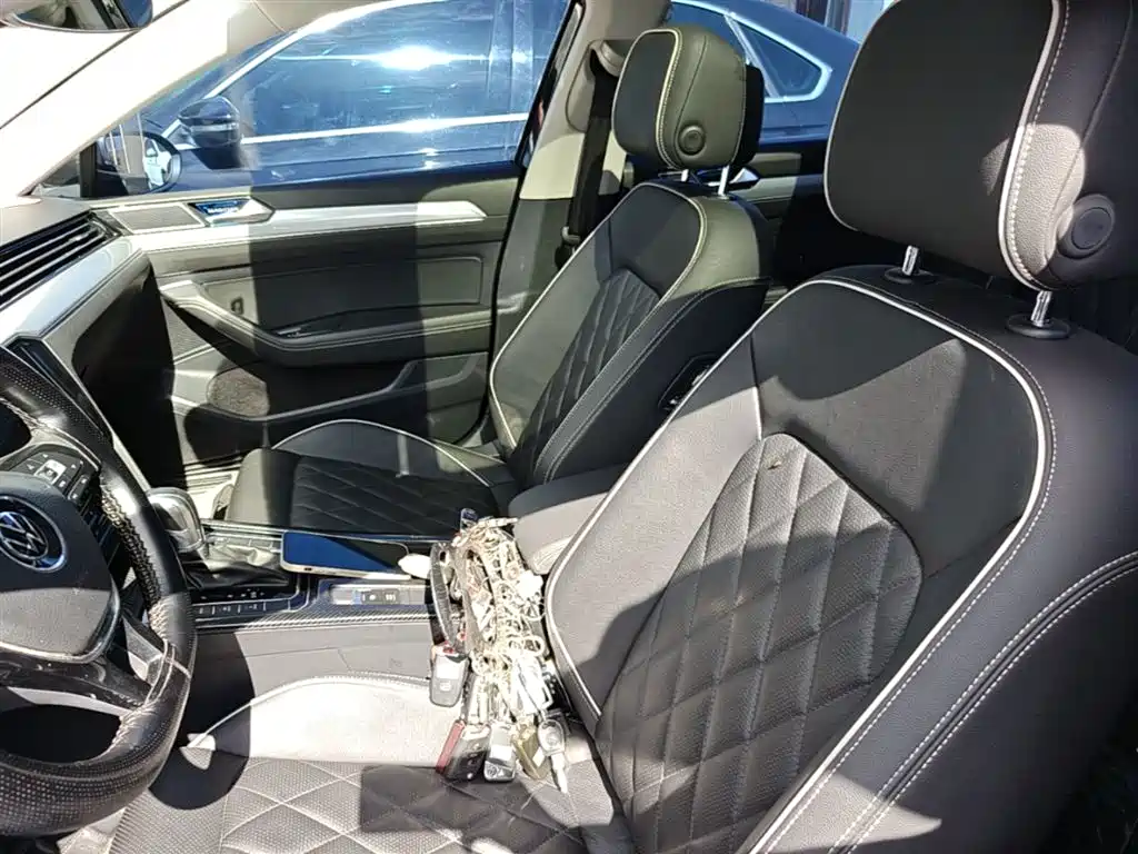 VOLKSWAGEN MAGOTAN GTE PLUG-IN HYBRID