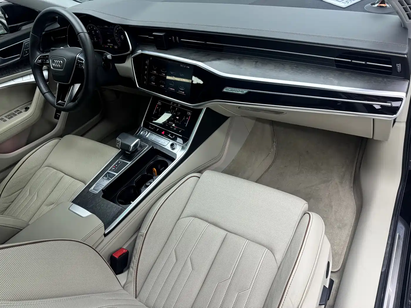 Фото 12 - Audi A6L