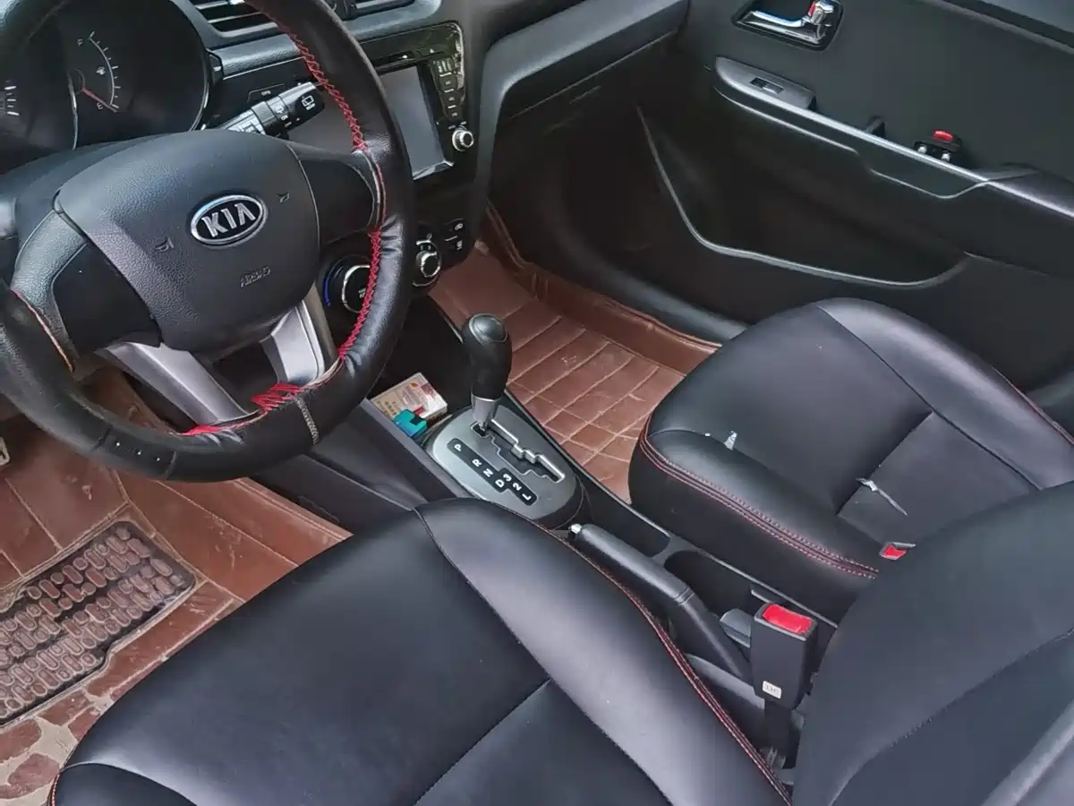 Kia K2 2012 Model Hatchback 1.4L AT GLS фото 6