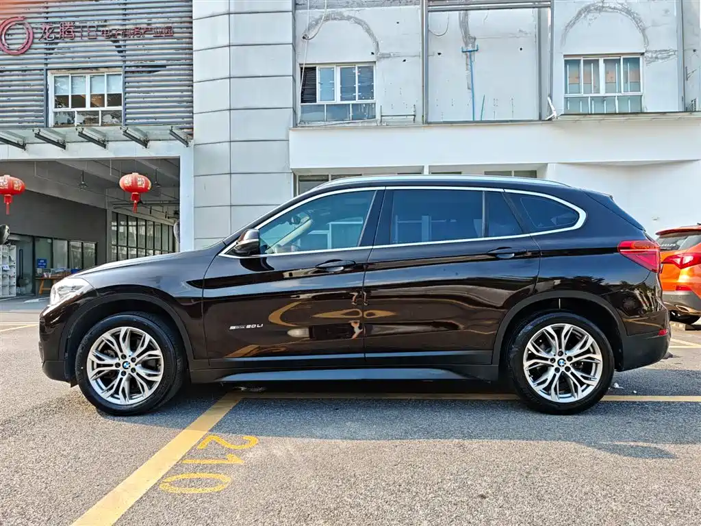 BMW X1 2018 sDrive20Li Leading Model фото 8