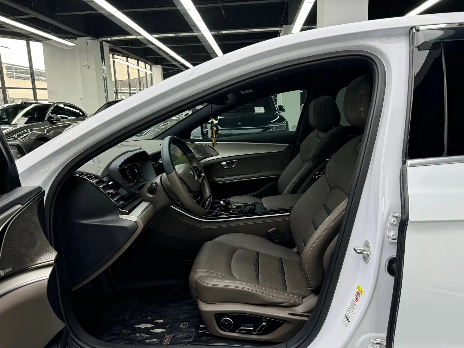 Фото 7 - BYD Han
