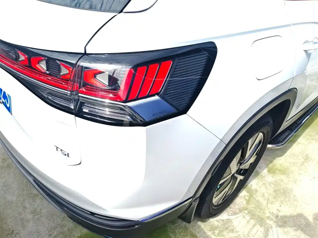 Volkswagen Tayron 2023 330TSI 2WD Luxury Plus Advanced Edition фото 8