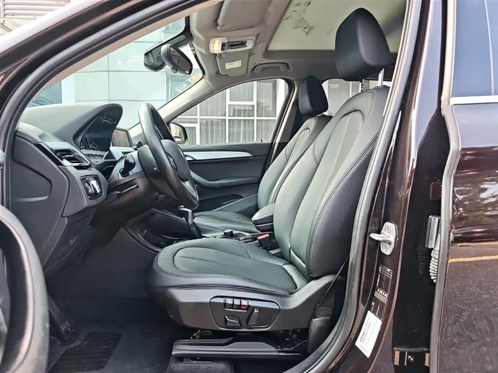 BMW X1 2018 sDrive20Li Leading Model фото 11