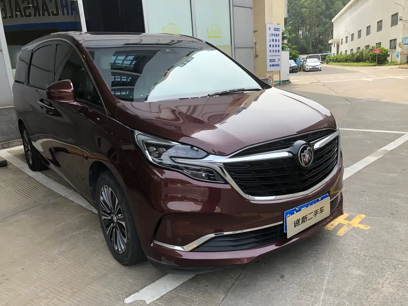Buick GL8 2022 ES Landmark 653T Luxury фото 2