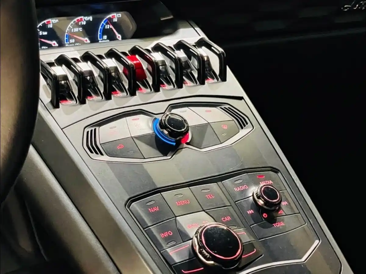 LAMBORGHINI HURACÁN